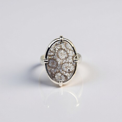 Anello in argento con Corallo Pietrificato