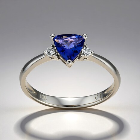 Anello in oro con Tanzanite AAA