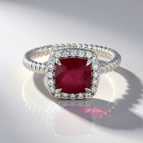 Anello in argento con Rubino Bemainty