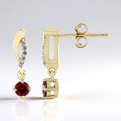 Orecchini in oro con Spinello Rosso
