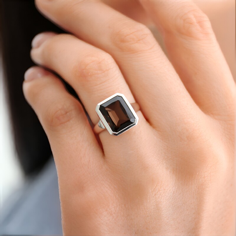 Zilveren ring met een rookkwarts (MONOSONO COLLECTION)