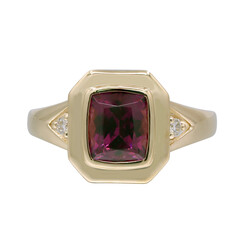 Gouden ring met een rhodliet