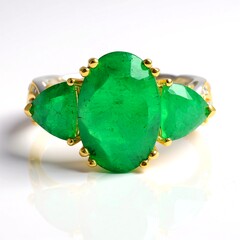 Anello in argento con Smeraldo pozzo D8