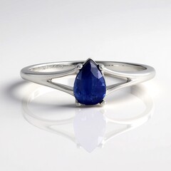 Anello in argento con Cianite del Nepal
