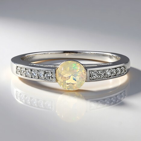 Anello in argento con Opale di Welo