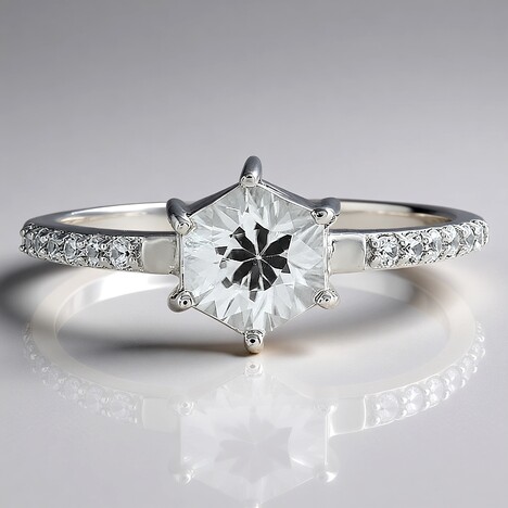 Anello in argento con Zircone