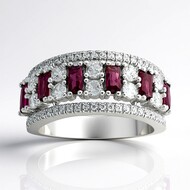 Anillo en plata con Rodolita