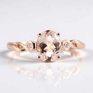 Gouden ring met een AAA Morganiet