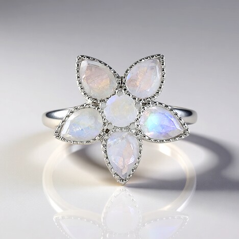 Anello in argento con Pietra di Luna Arcobaleno