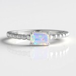 Anello in argento con Opale di Welo