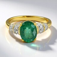 Zilveren ring met een Bahia-smaragd