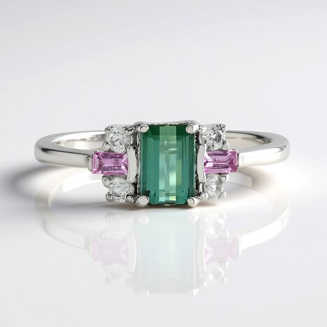 Anello in argento con Tormalina Verde di Benedito (Adela Silber)