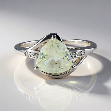Anello in argento con Ametista Verde