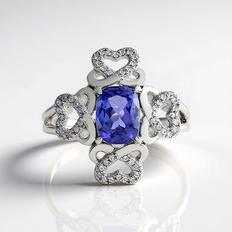 Anello in argento con Tanzanite