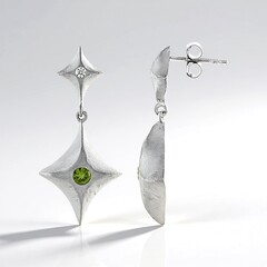 Boucles d'oreilles en argent et Zircon de Ceylan vert (MONOSONO COLLECTION)