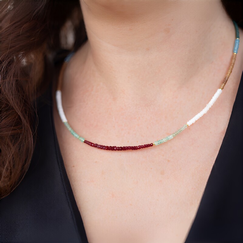 Zilveren halsketting met Longido robijnen