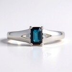 Anello in oro con Zaffiro Ceylon Blu