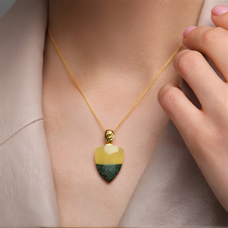 Edelstein-Silberanhänger (dagen)