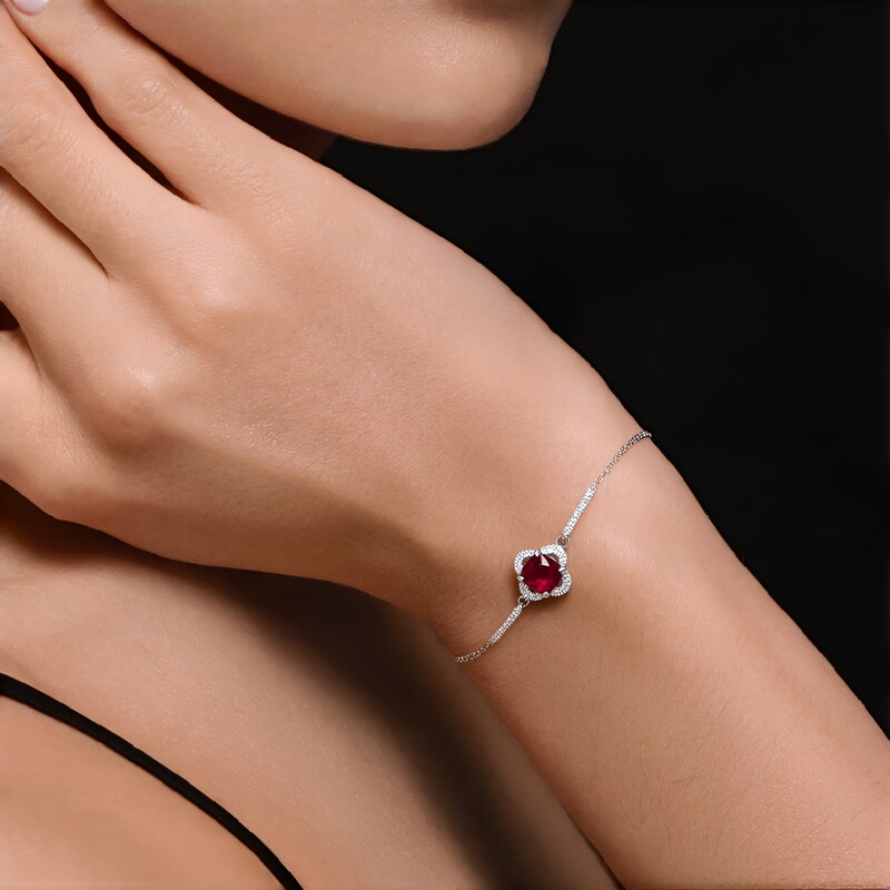 Bracciale in argento con Rubino Bemainty