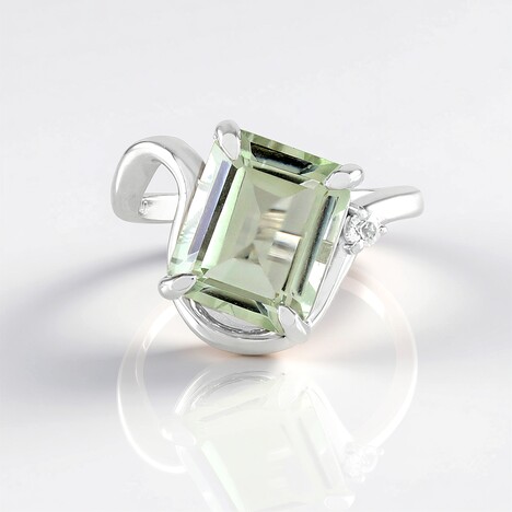 Anello in argento con Ametista Verde