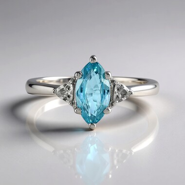 Anillo en plata con Zircón de Ratanak Kirí
