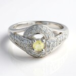 Anello in argento con Danburite Giallo Neon