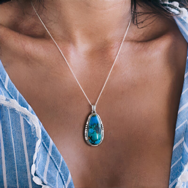 Colgante en plata con Turquesa azul del Mohave Kingman (Jones Lee)