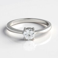 Zilveren ring met een zirkoon