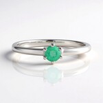 Anello in argento con Smeraldo Russo (Adela Silber)