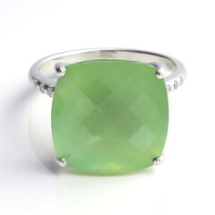 Anello in argento con Prehnite