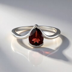 Anello in argento con Granato d’India