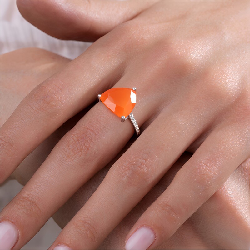 Anello in argento con Corniola
