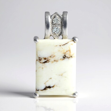 Ciondolo in argento con Magnesite