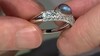Bague en argent et Labradorite bleue de Maniry (KM by Juwelo)