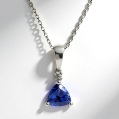 Collana in oro con Tanzanite AAA