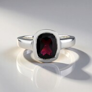 Indian Garnet Silver Ring (MONOSONO COLLECTION)