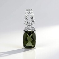 Ciondolo in argento con Moldavite