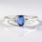 Anello in argento con Cianite del Nepal