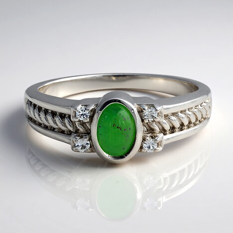Anello in argento con Crisoprasio Imperiale