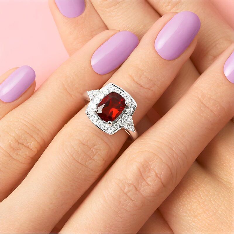 Zilveren ring met een Mozambique granaat