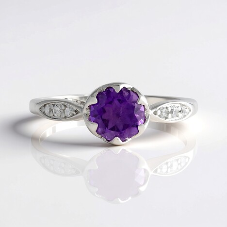 Anello in argento con Ametista Siberiana