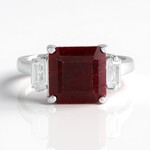 Anello in argento con Corindone color rubino