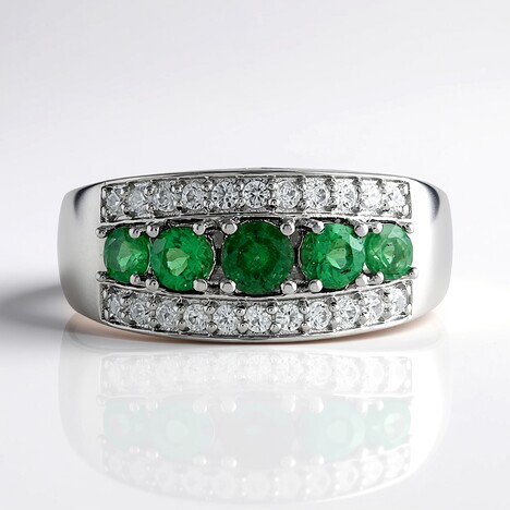 Anello in argento con Apatite Verde