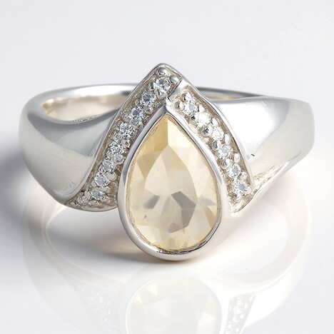Anello in argento con Ortoclasio