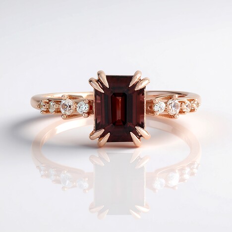 Anello in argento con Zircone Rosa (Adela Silber)