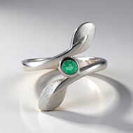 Zilveren ring met een Colombiaanse smaragd (MONOSONO COLLECTION)