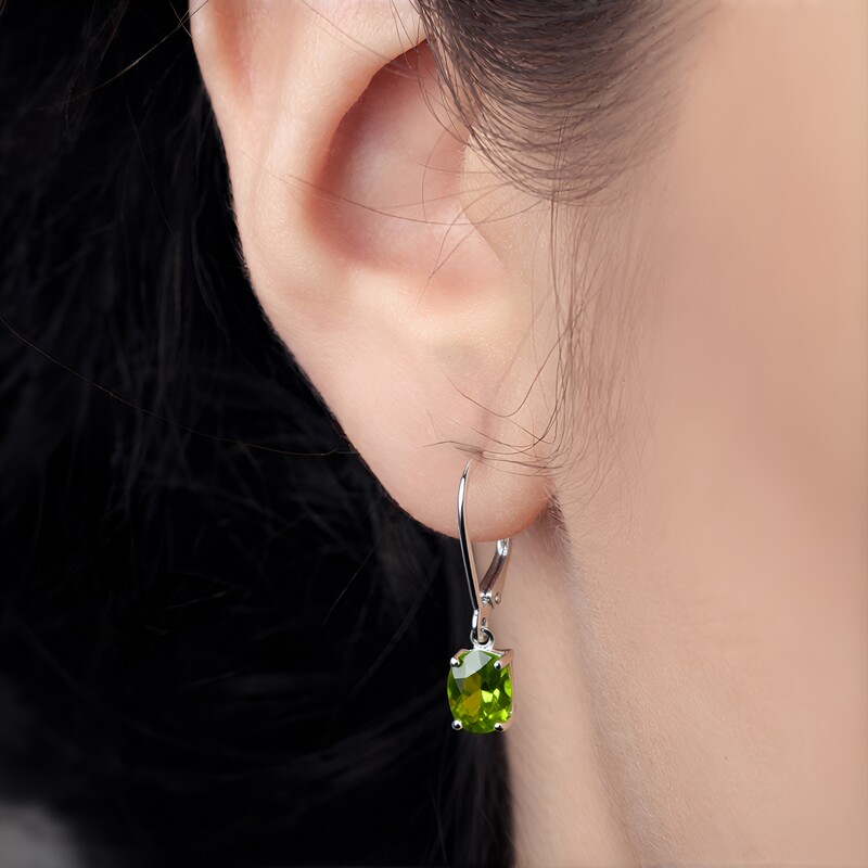 Burmesischer Peridot-Silberohrringe