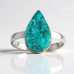 Anello in argento con Dioptasio (Bali Barong)