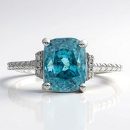 Anillo en oro con Zircón de Ratanak Kirí (CIRARI)