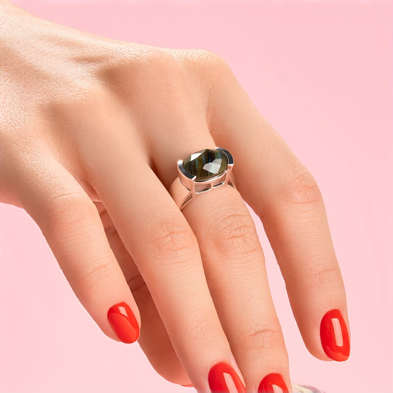 Anillo en plata con Labradorita